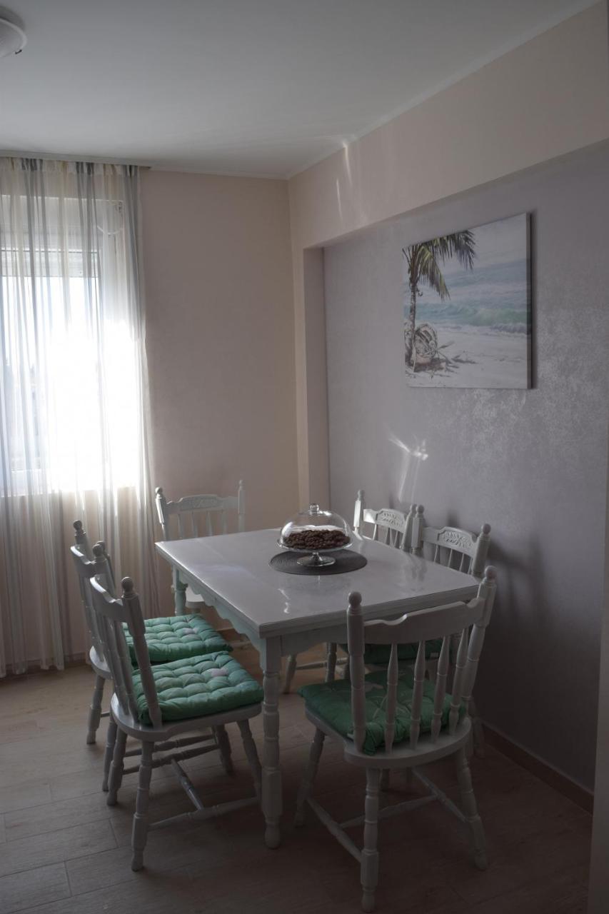 Апартаменты Apartman Bloom Бар Экстерьер фото